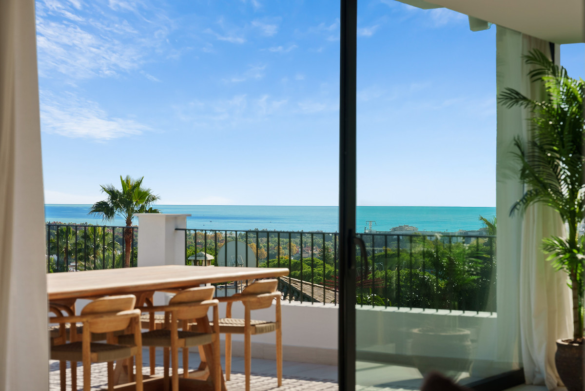 Nueva Andalucia Marbella villa 6 Bedrooms