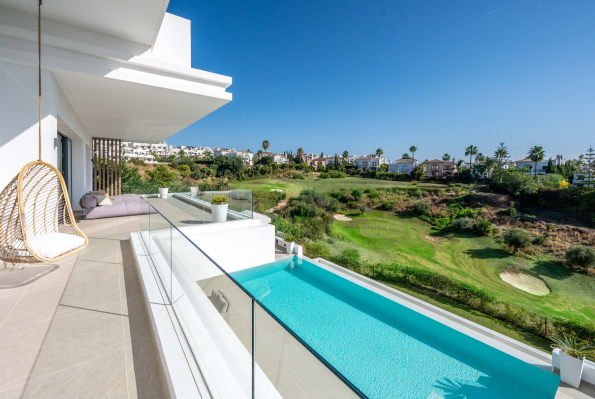 New Golden Mile Estepona villa 6 Bedrooms
