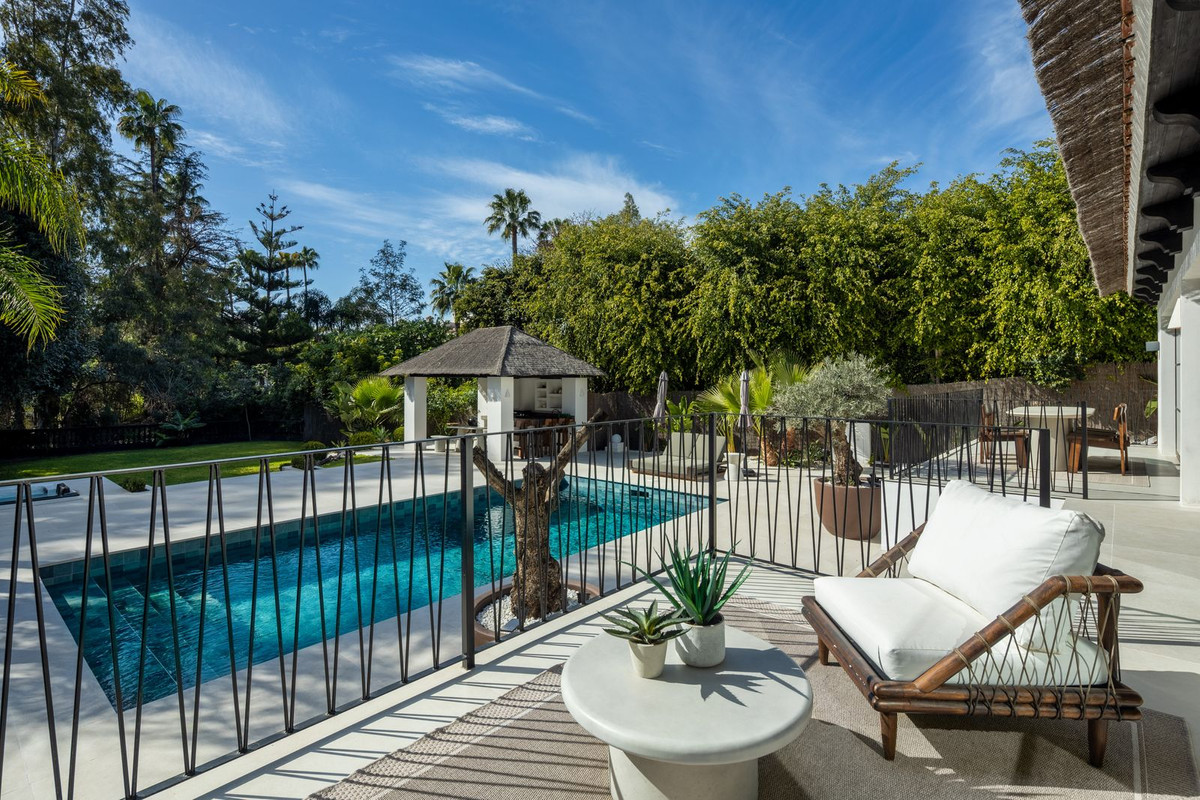 Nueva Andalucia Marbella villa 5 Bedrooms