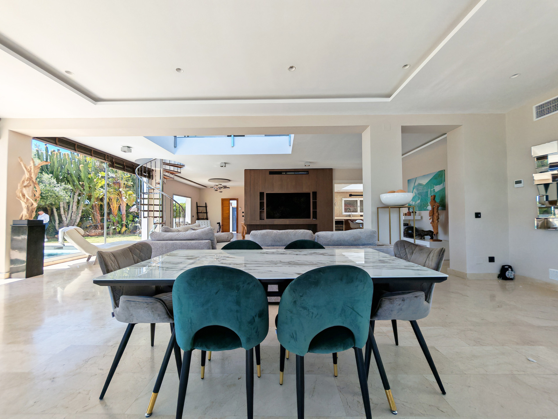 luxo-estate-3 El Rosario Marbella villa 3 Bedrooms