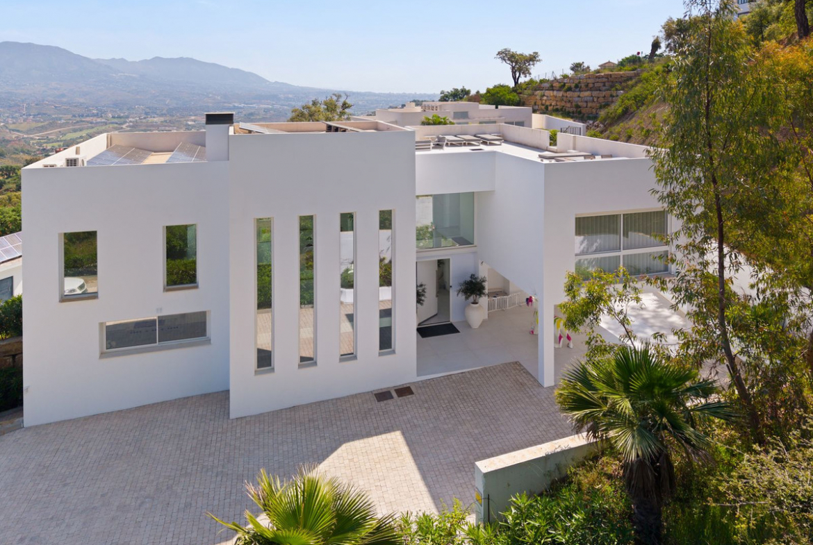 La Mairena Marbella villa 4 Bedrooms