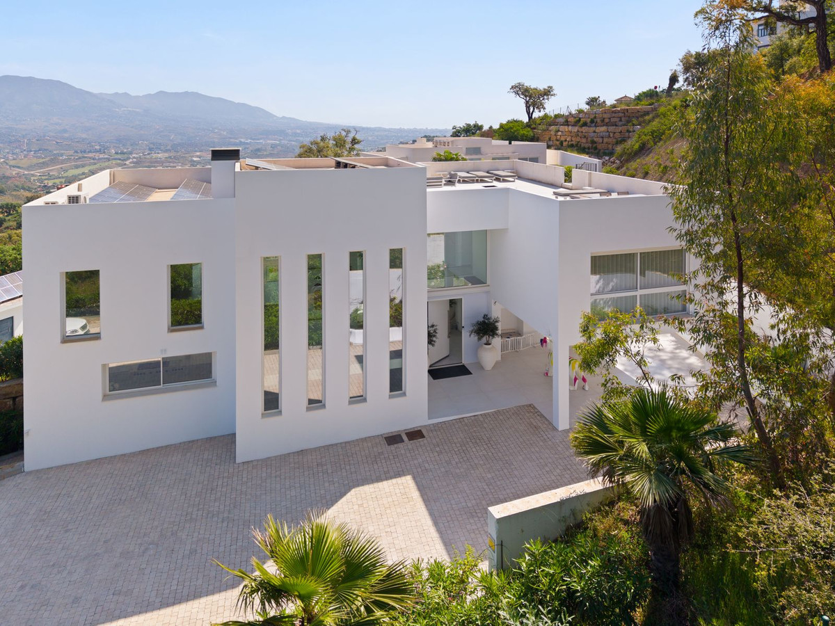 La Mairena Marbella villa 4 Bedrooms