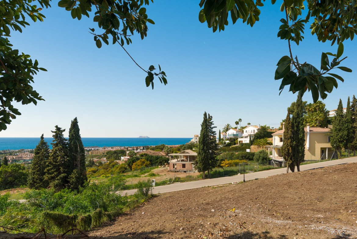 El Paraiso Alto Benahavis plot  Bedrooms