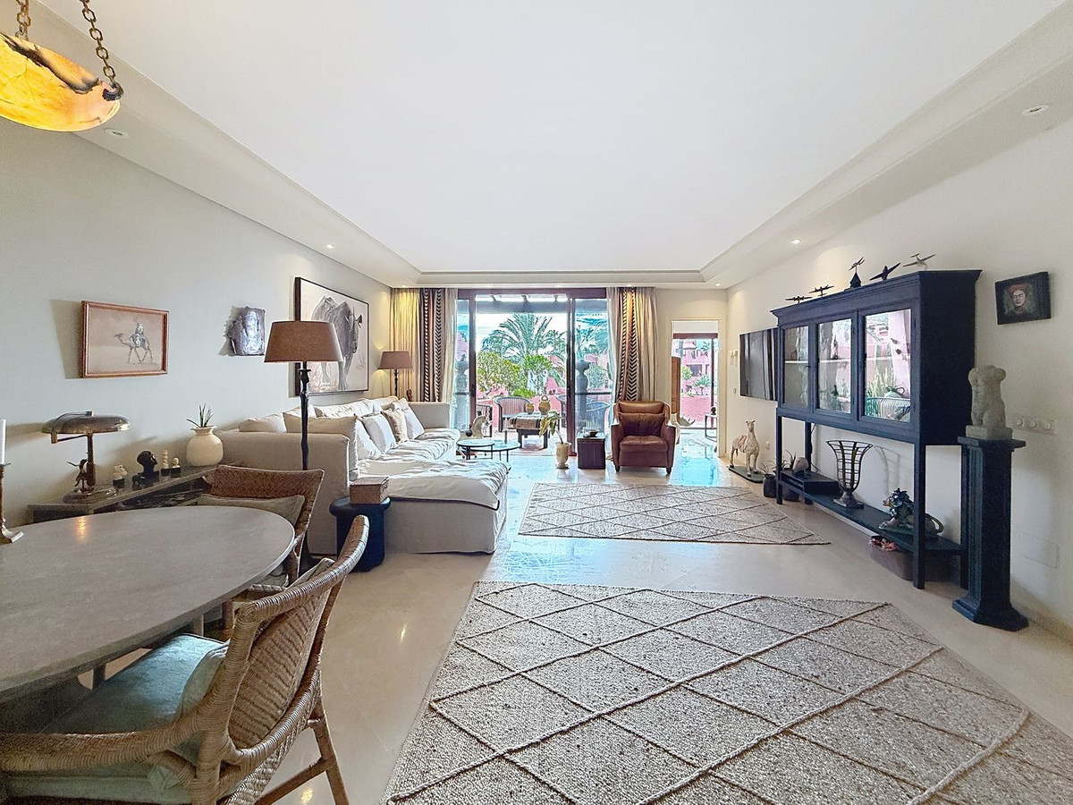 luxo-estate-3 Cancelada Estepona penthouse 3 Bedrooms