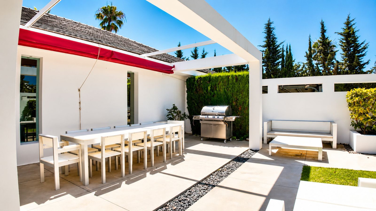 Guadalmina Baja San Pedro Alcantara villa 6 Bedrooms