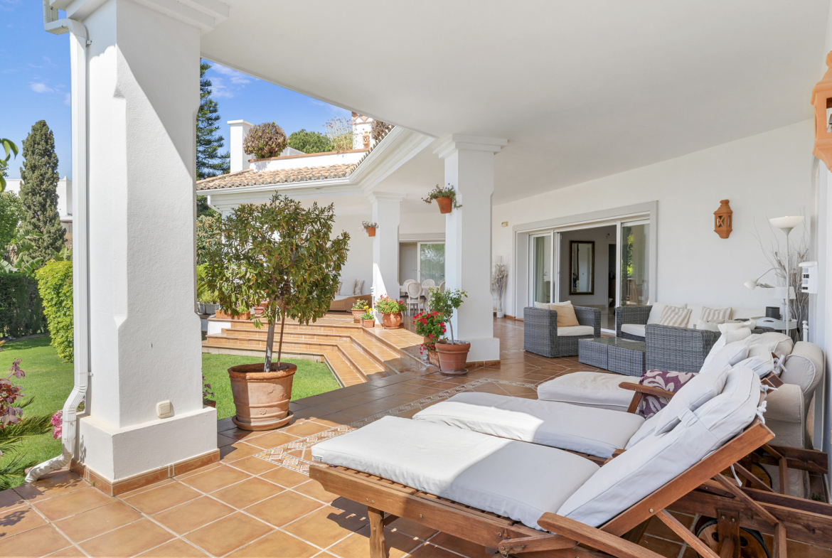 El Paraiso Alto Benahavis villa 6 Bedrooms