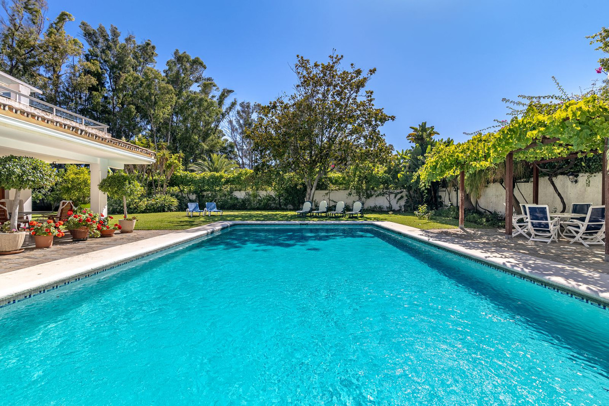 Cancelada Estepona villa 5 Bedrooms