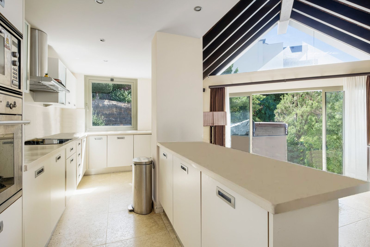 luxo-estate-3 Los Flamingos Benahavis penthouse 3 Bedrooms