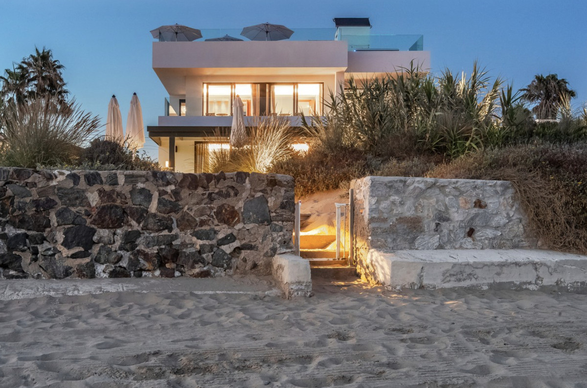 Costabella Marbella villa 6 Bedrooms