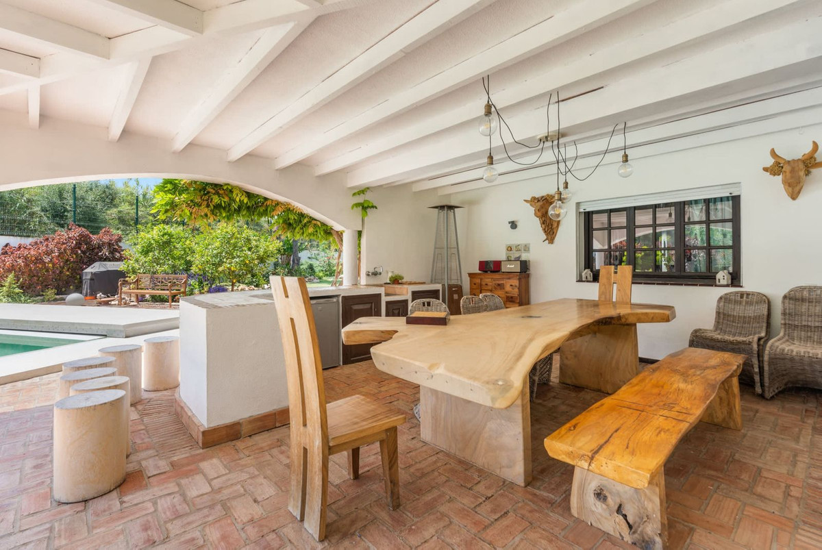 Guadalmina Baja San Pedro Alcantara villa 4 Bedrooms