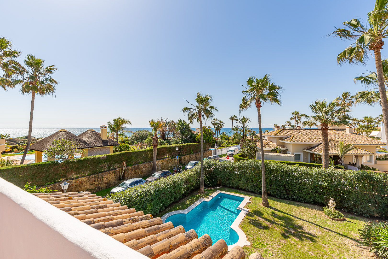 luxo-estate-3 Las Chapas Marbella villa 6 Bedrooms