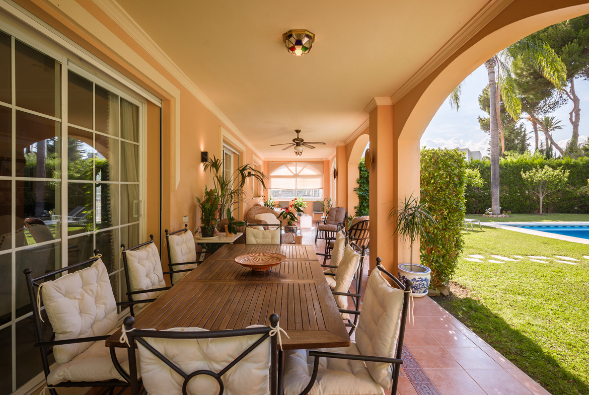 Nueva Andalucia Marbella villa 5 Bedrooms