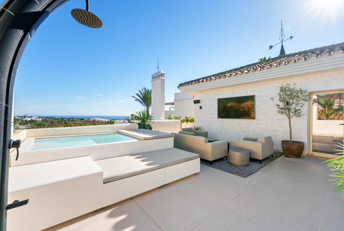 Nueva Andalucia Marbella penthouse 3 Bedrooms