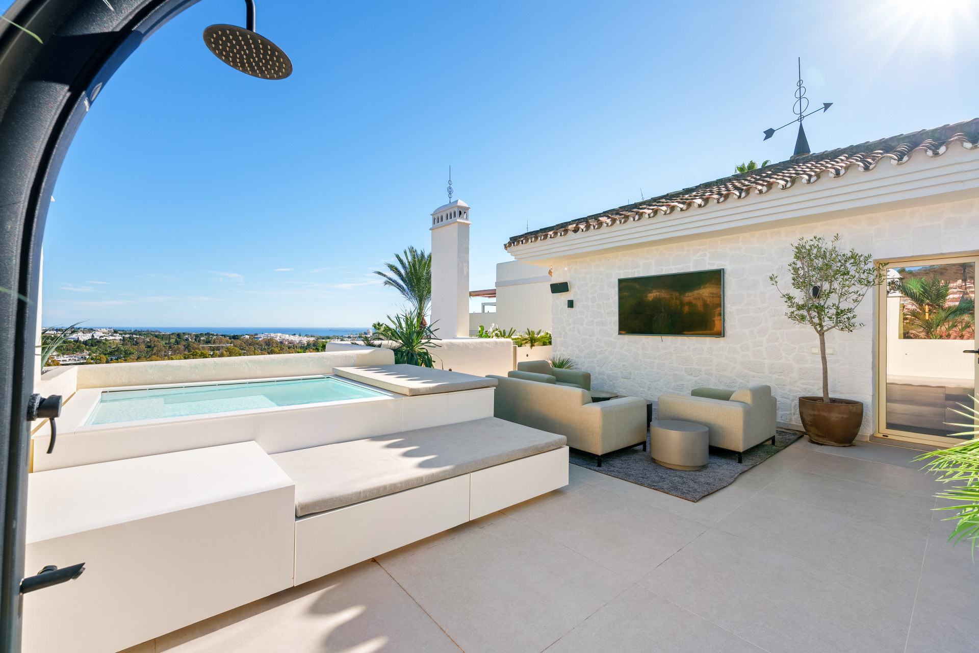 Nueva Andalucia Marbella penthouse 3 Bedrooms