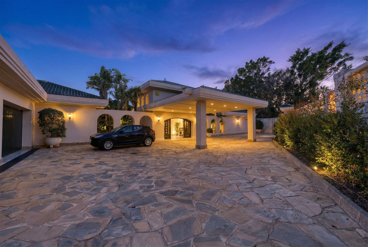 luxo-estate-3 Rio Real Marbella villa 10 Bedrooms