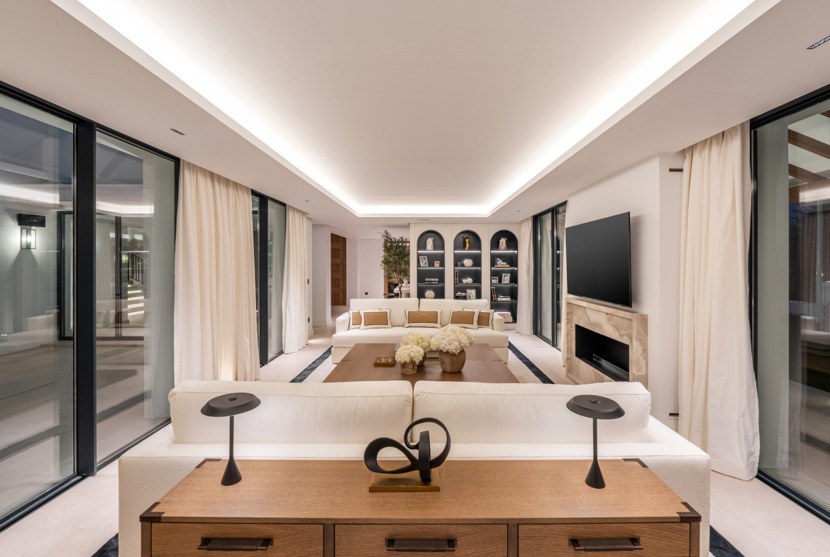 Nueva Andalucia Marbella villa 5 Bedrooms