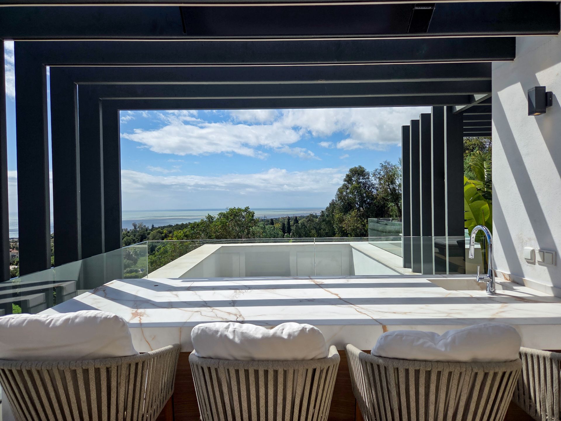 luxo-estate-3 Marbella Golden Mile Marbella villa 4 Bedrooms