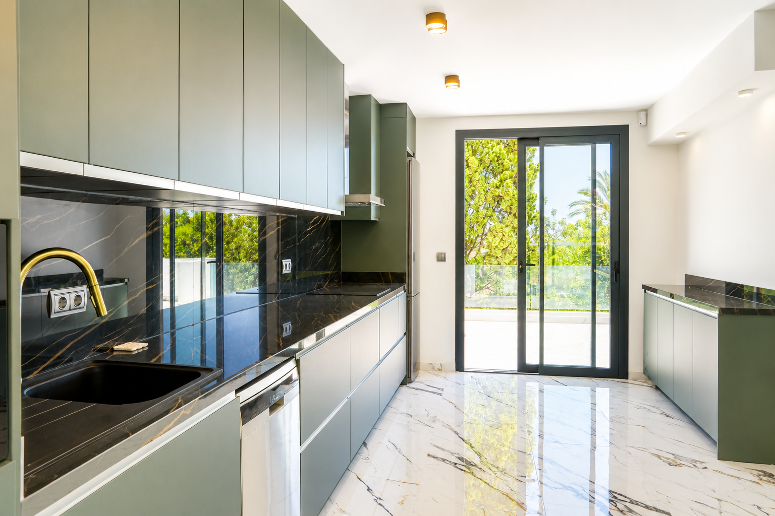 luxo-estate-3 Marbella villa 5 Bedrooms