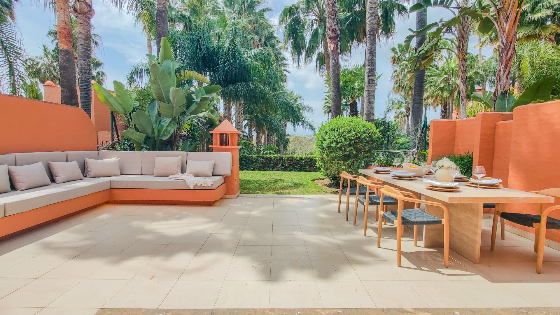 luxo-estate-3 Marbella Golden Mile Marbella townhouse 4 Bedrooms