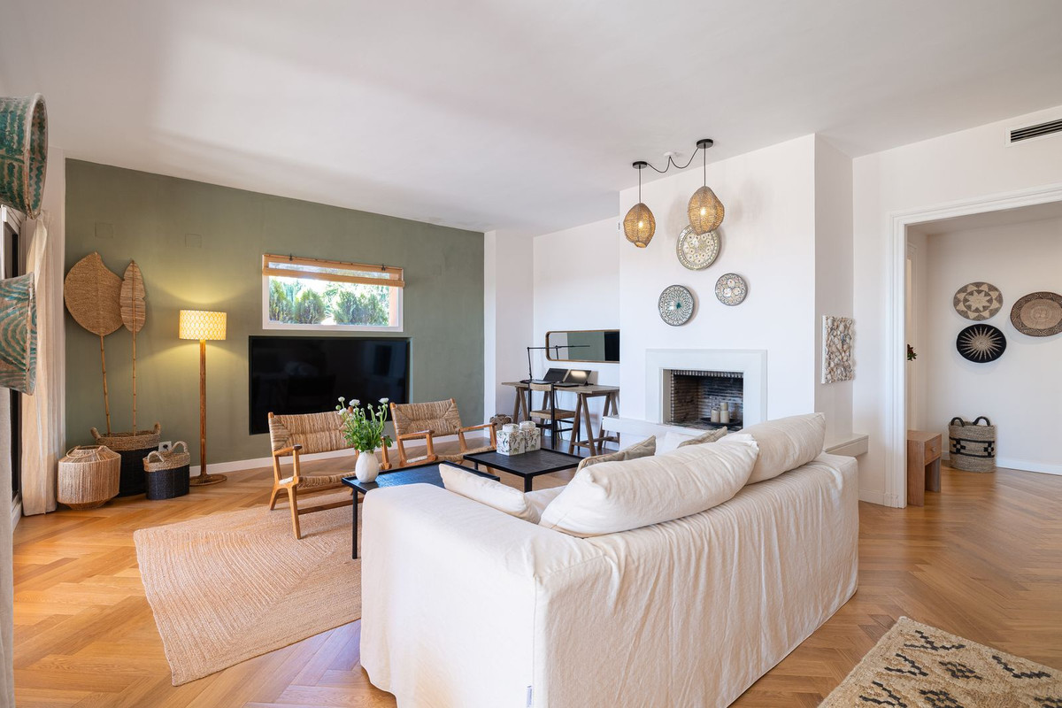 luxo-estate-3 Nueva Andalucia Marbella apartment 3 Bedrooms