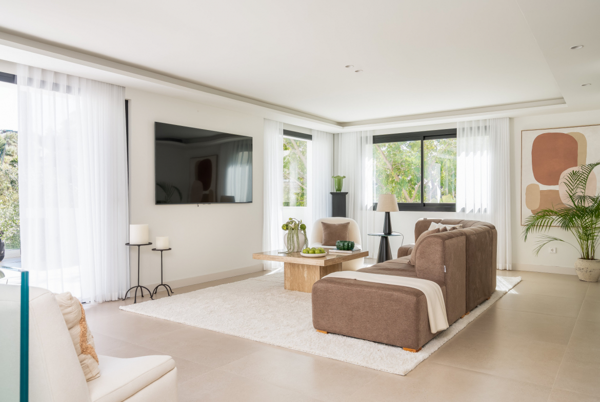 Nueva Andalucia Marbella villa 5 Bedrooms
