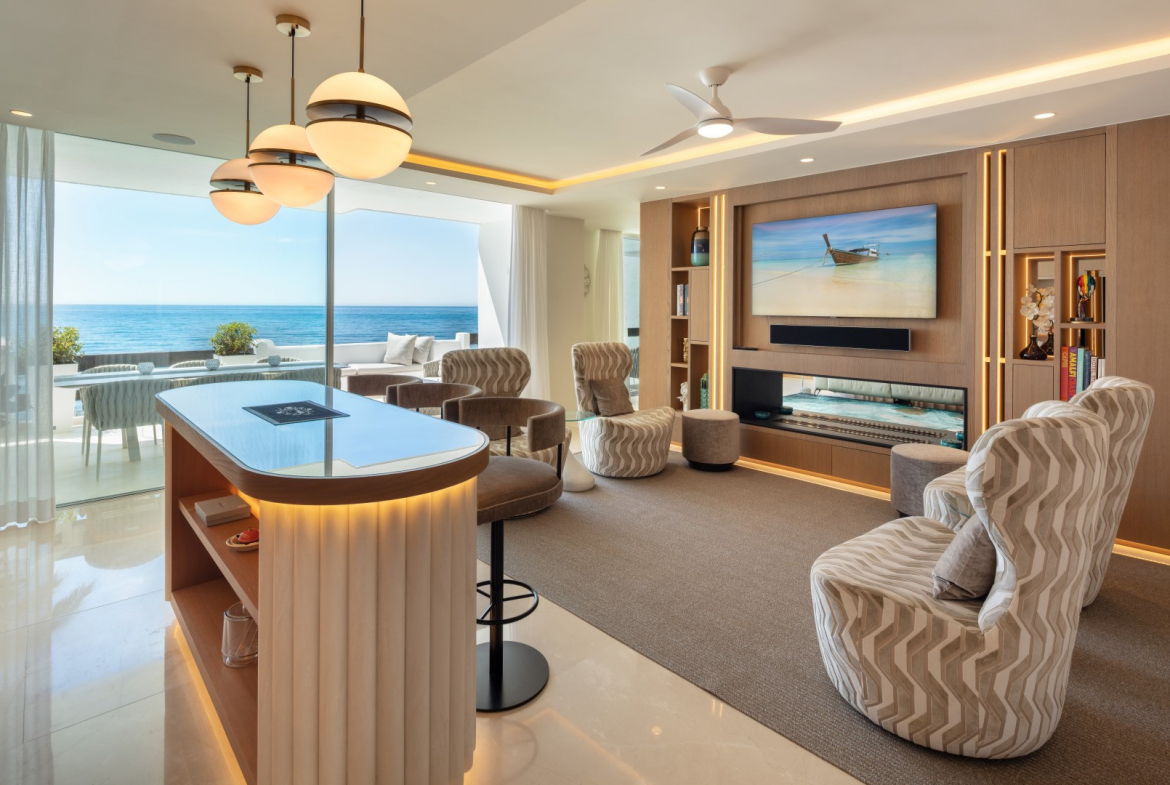 Beachfront Duplex Penthouse for Sale in Puente Romano