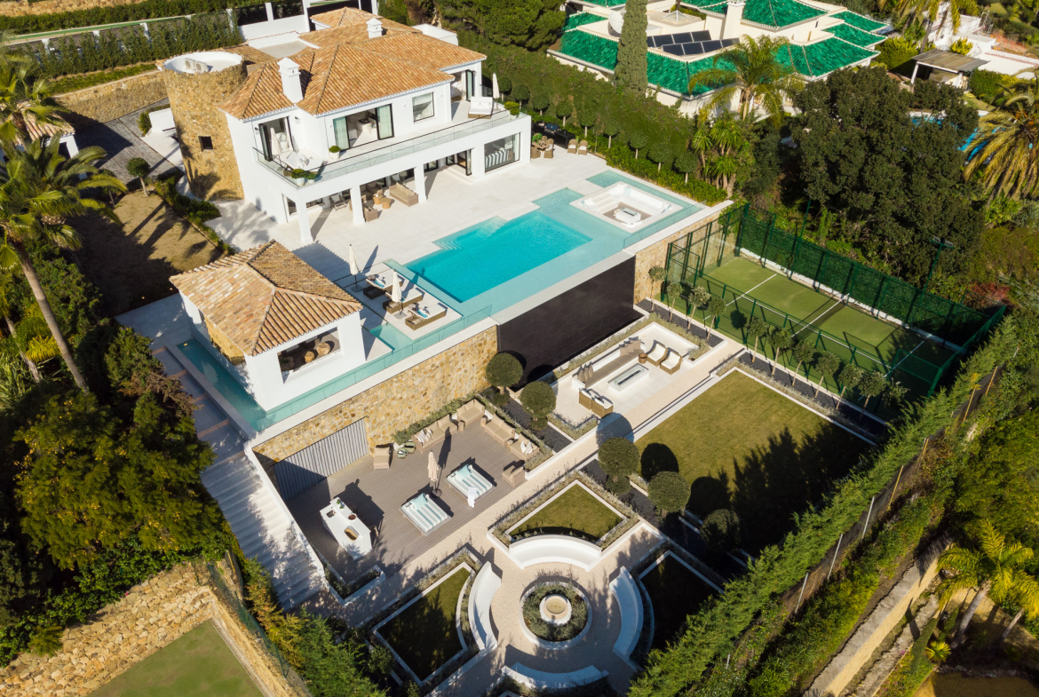 Nueva Andalucia Marbella villa 5 Bedrooms