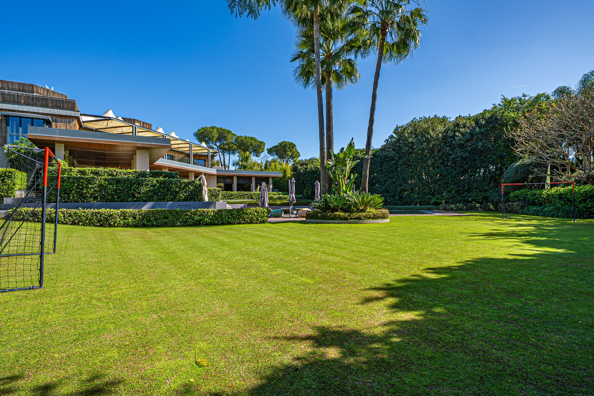 Luxury Frontline Golf Villa in Guadalmina Baja