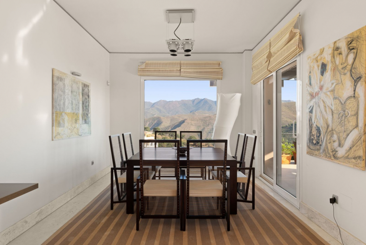 La Mairena Marbella villa 5 Bedrooms