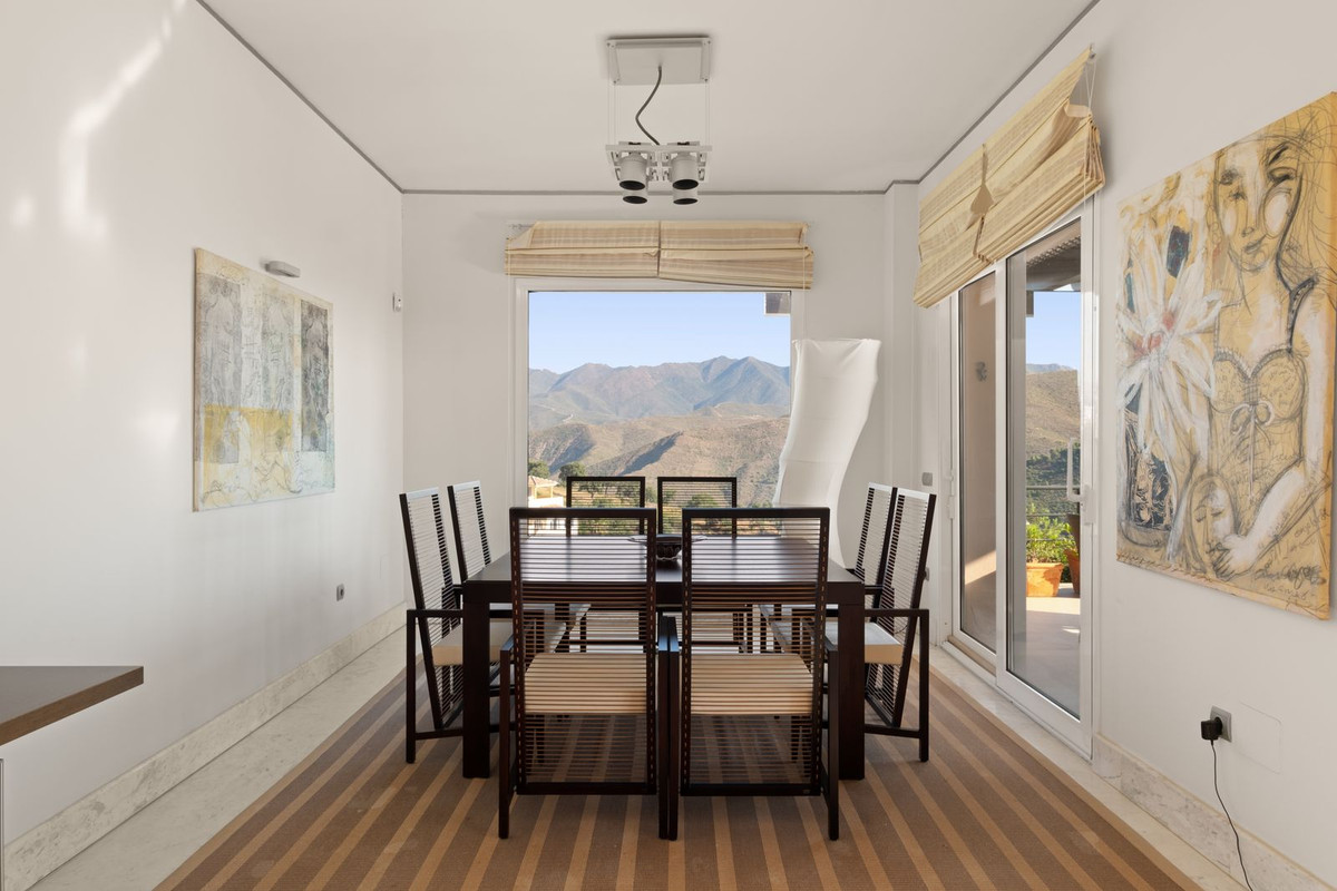 La Mairena Marbella villa 5 Bedrooms