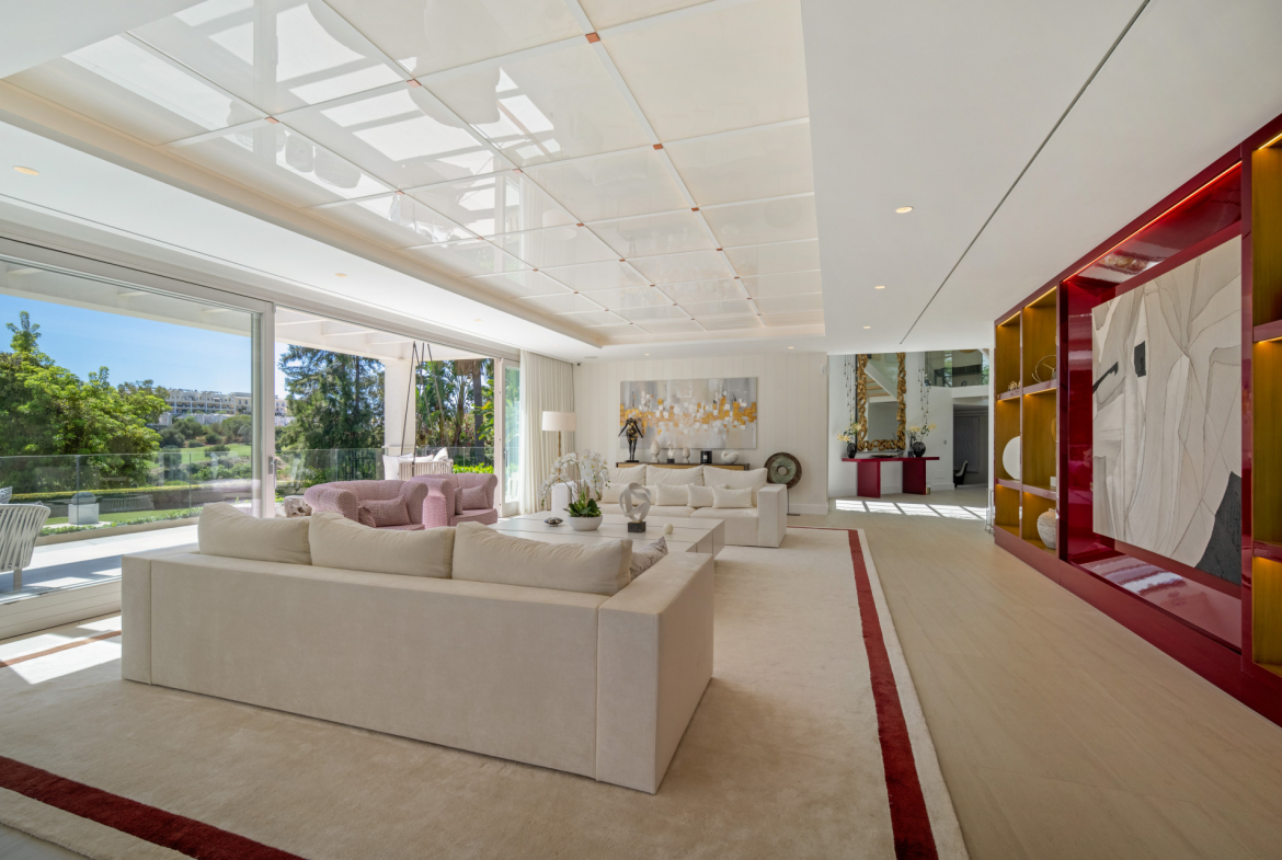 Nueva Andalucia Marbella villa 6 Bedrooms