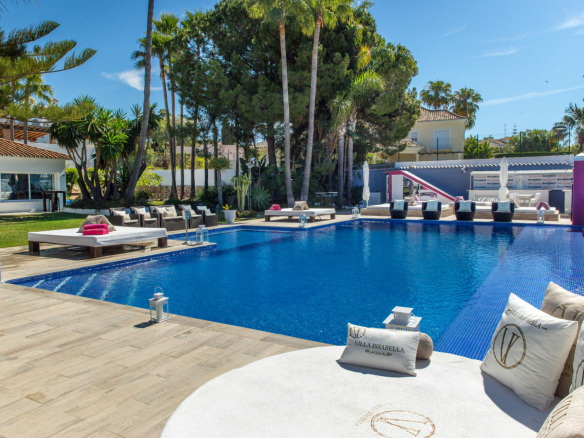 Elviria Marbella villa 8 Bedrooms
