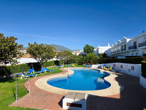 Nueva Andalucia Marbella townhouse 4 Bedrooms