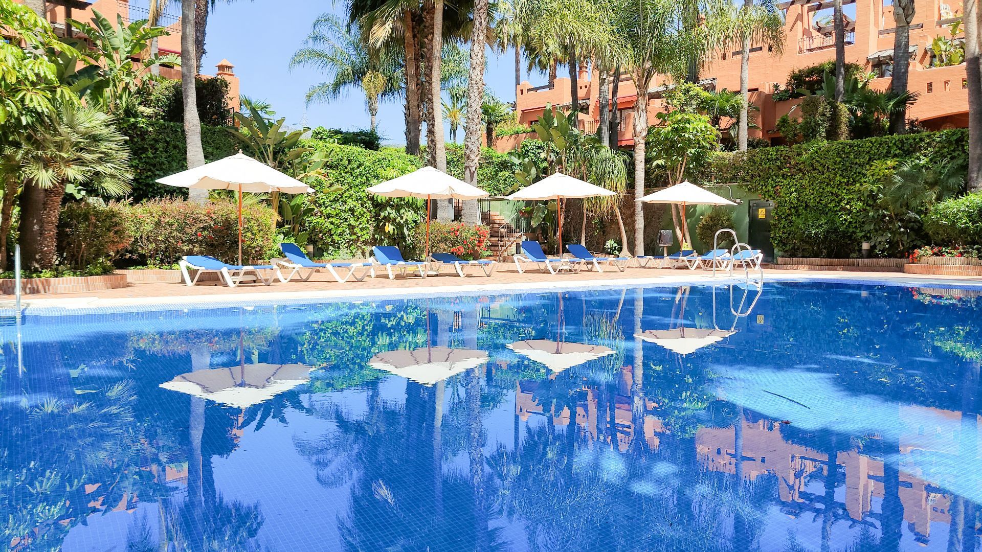 CMH359 Marbella Golden Mile Marbella townhouse 4 Bedrooms