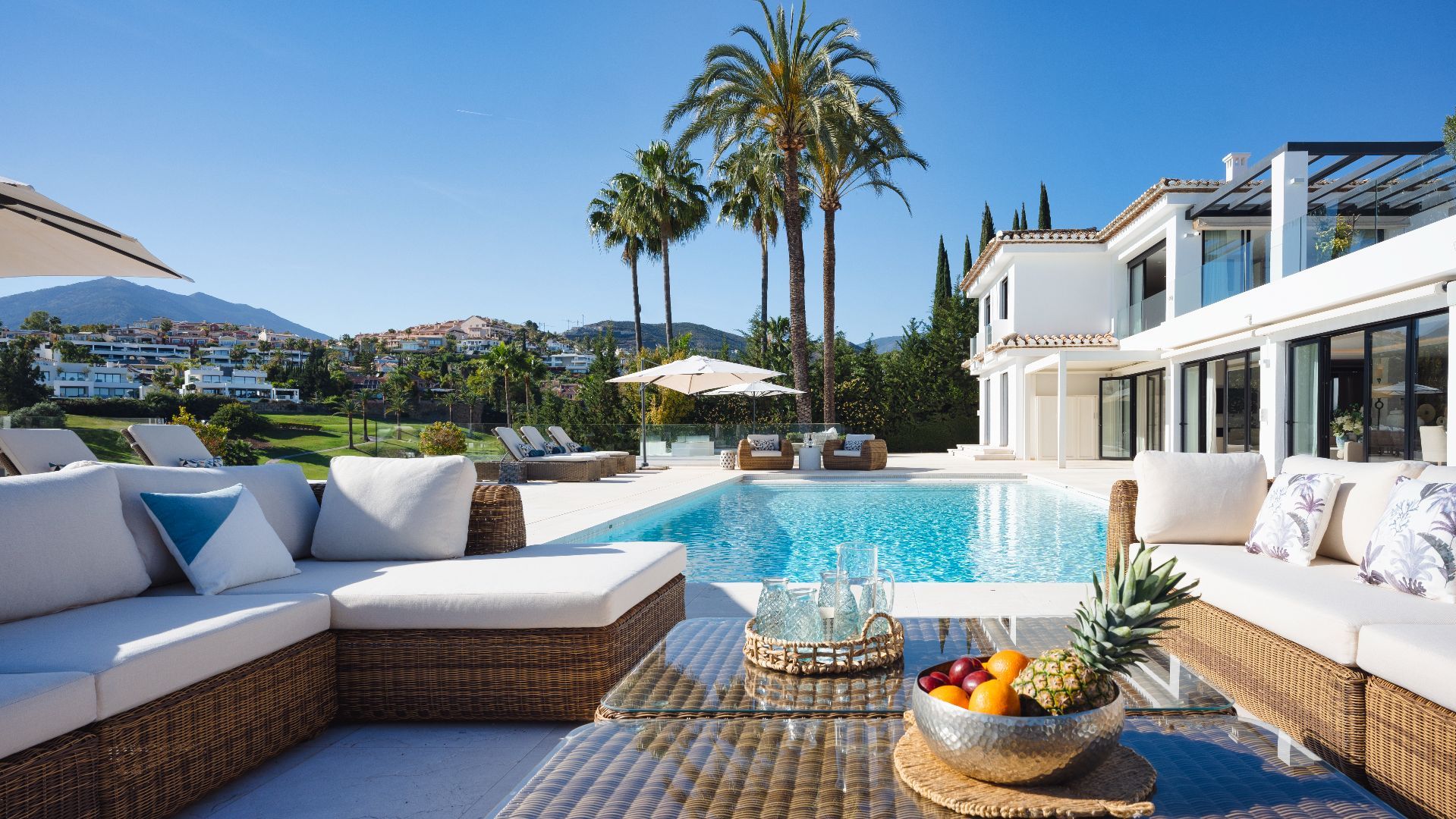 CMH372 Nueva Andalucia Marbella villa 7 Bedrooms
