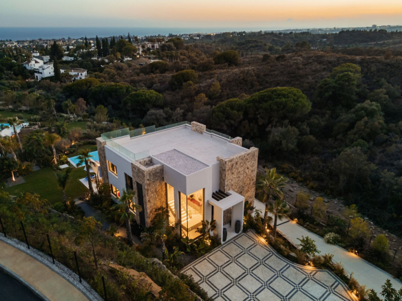 Luxury Villa for Sale in Marbella Hill Club | Golden Mile