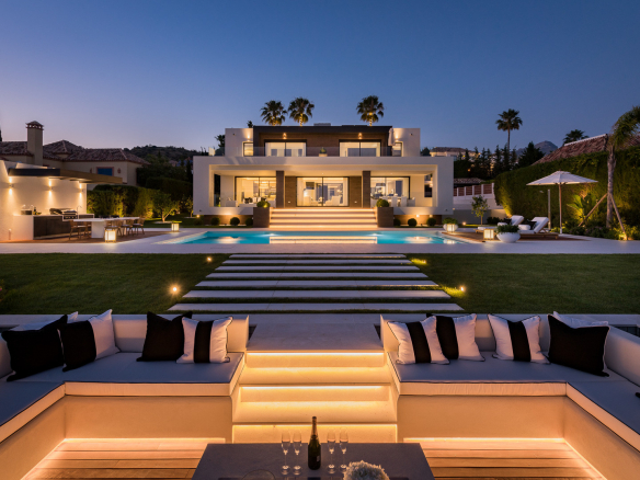 Nueva Andalucia Marbella villa 6 Bedrooms