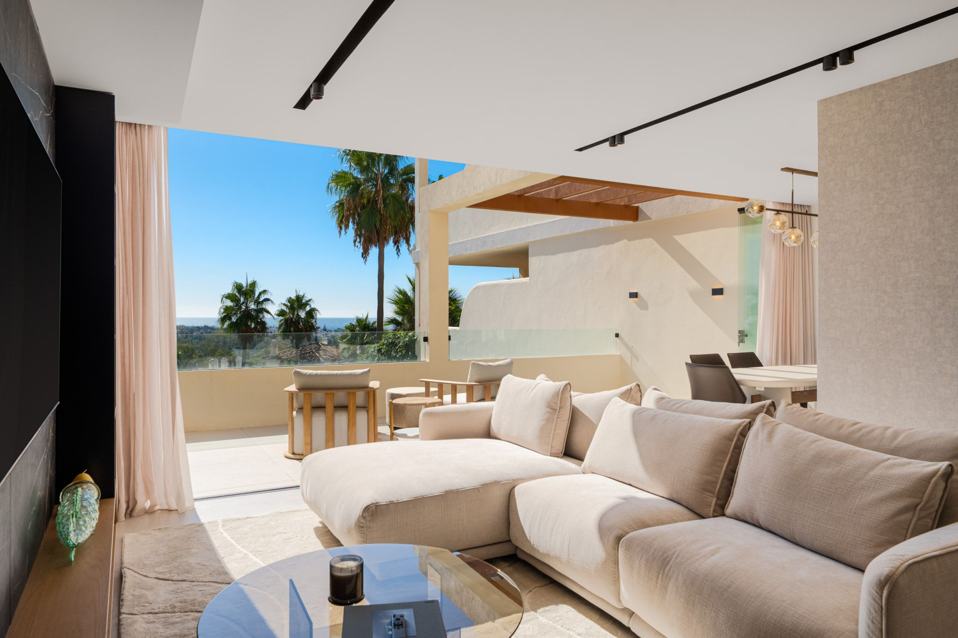 luxo-estate-4 Nueva Andalucia Marbella apartment 3 Bedrooms