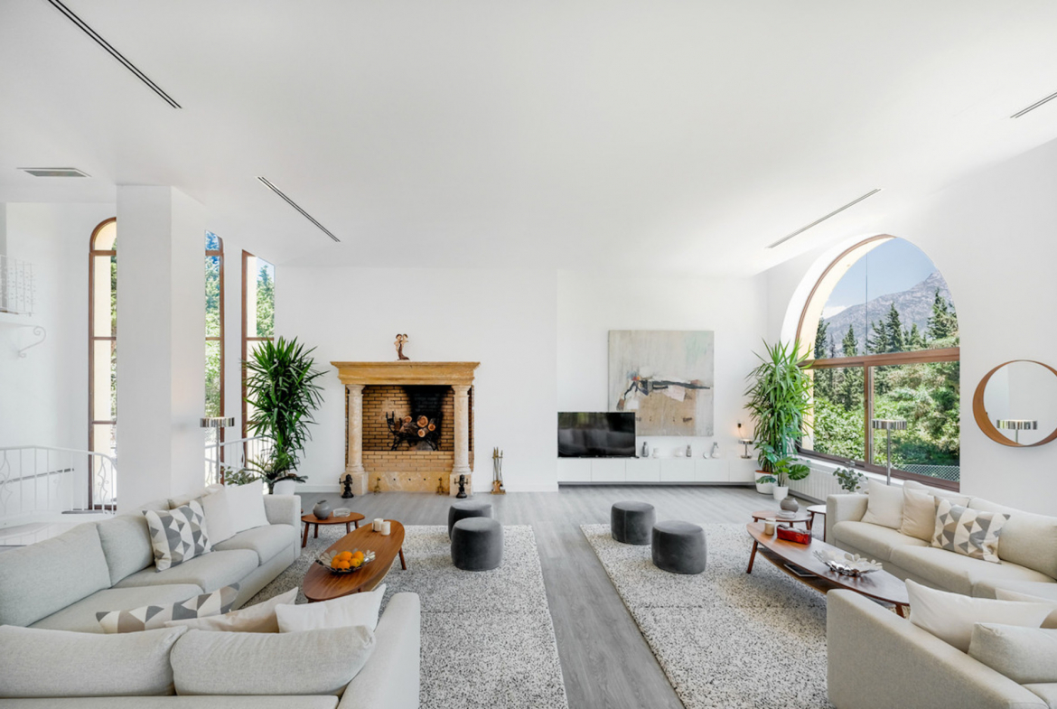 Nueva Andalucia Marbella villa 10 Bedrooms