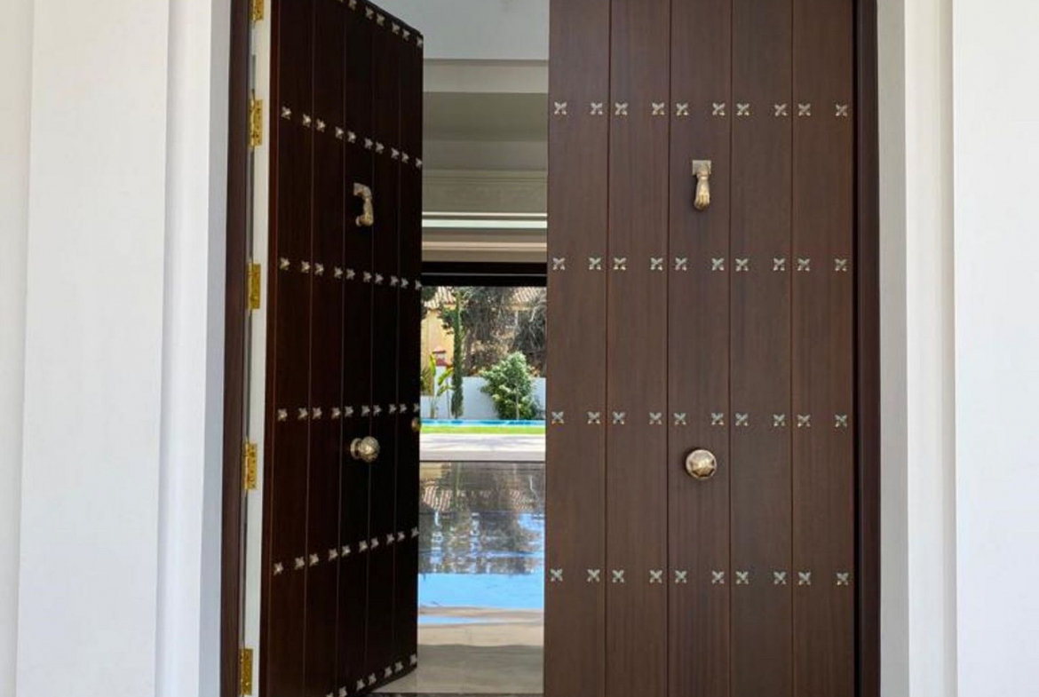 Estepona villa 6 Bedrooms