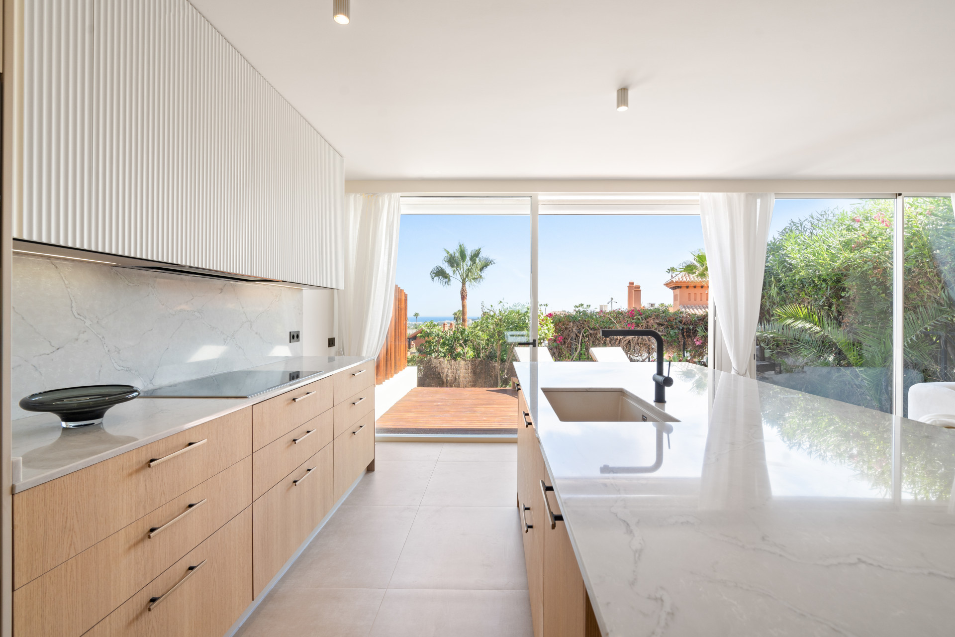 luxo-estate-4 Nueva Andalucia Marbella apartment 3 Bedrooms