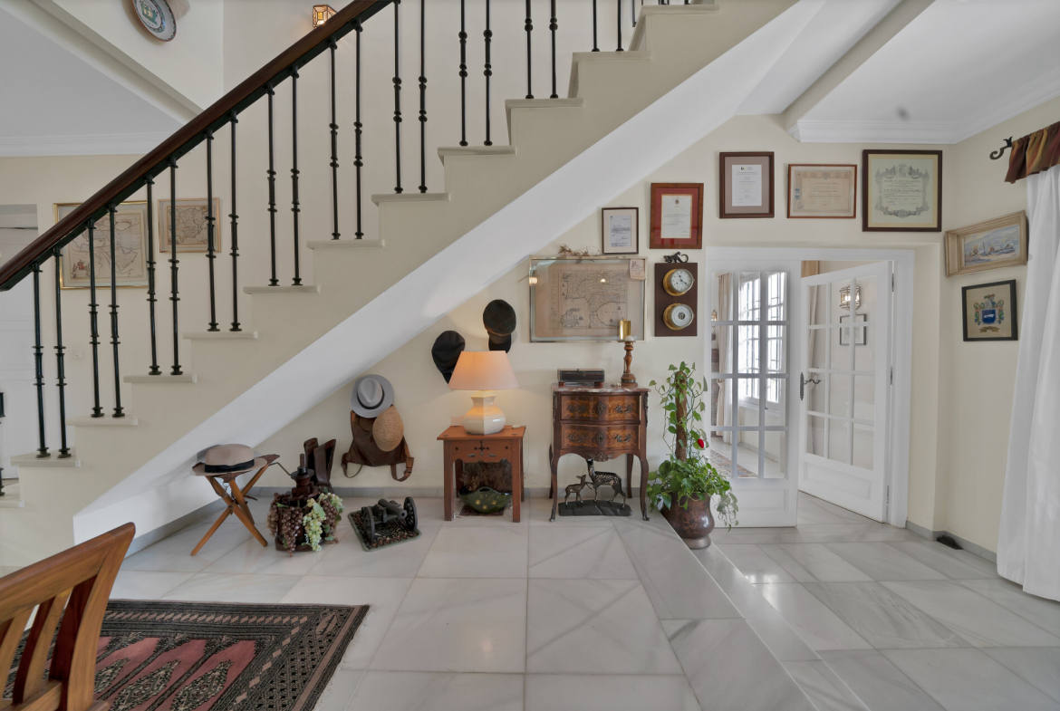 Nueva Andalucia Marbella villa 6 Bedrooms