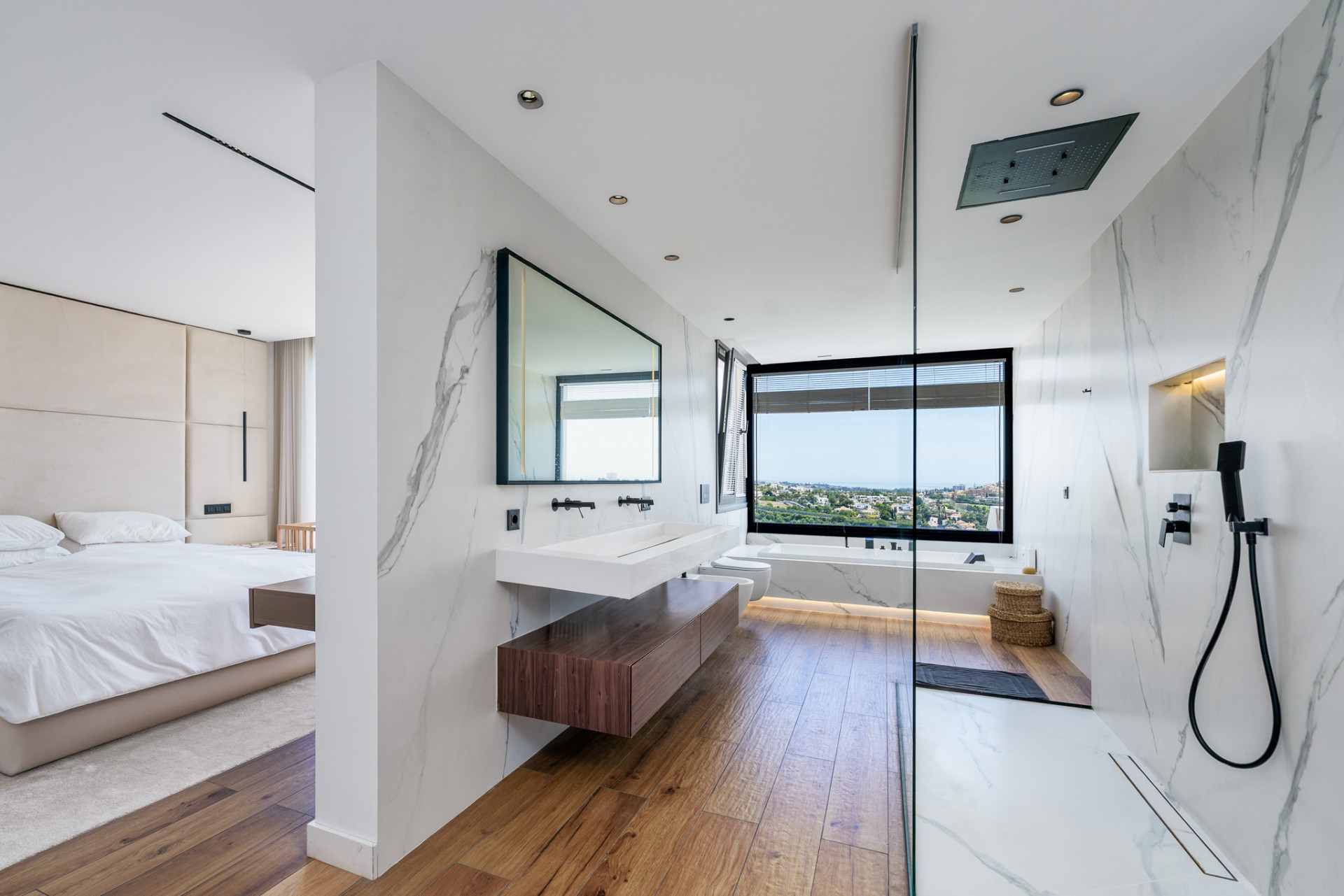 luxo-estate-4 La Quinta Benahavis townhouse 4 Bedrooms