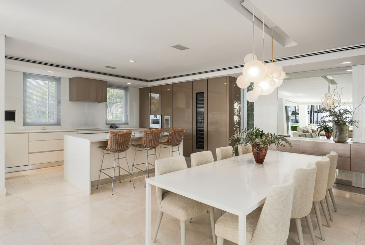 Marbella Golden Mile Marbella villa 4 Bedrooms