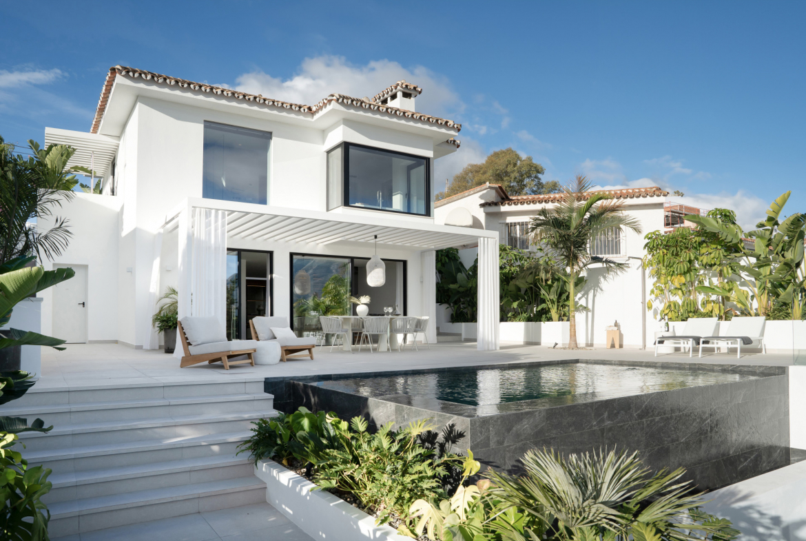 Nueva Andalucia Marbella villa 5 Bedrooms