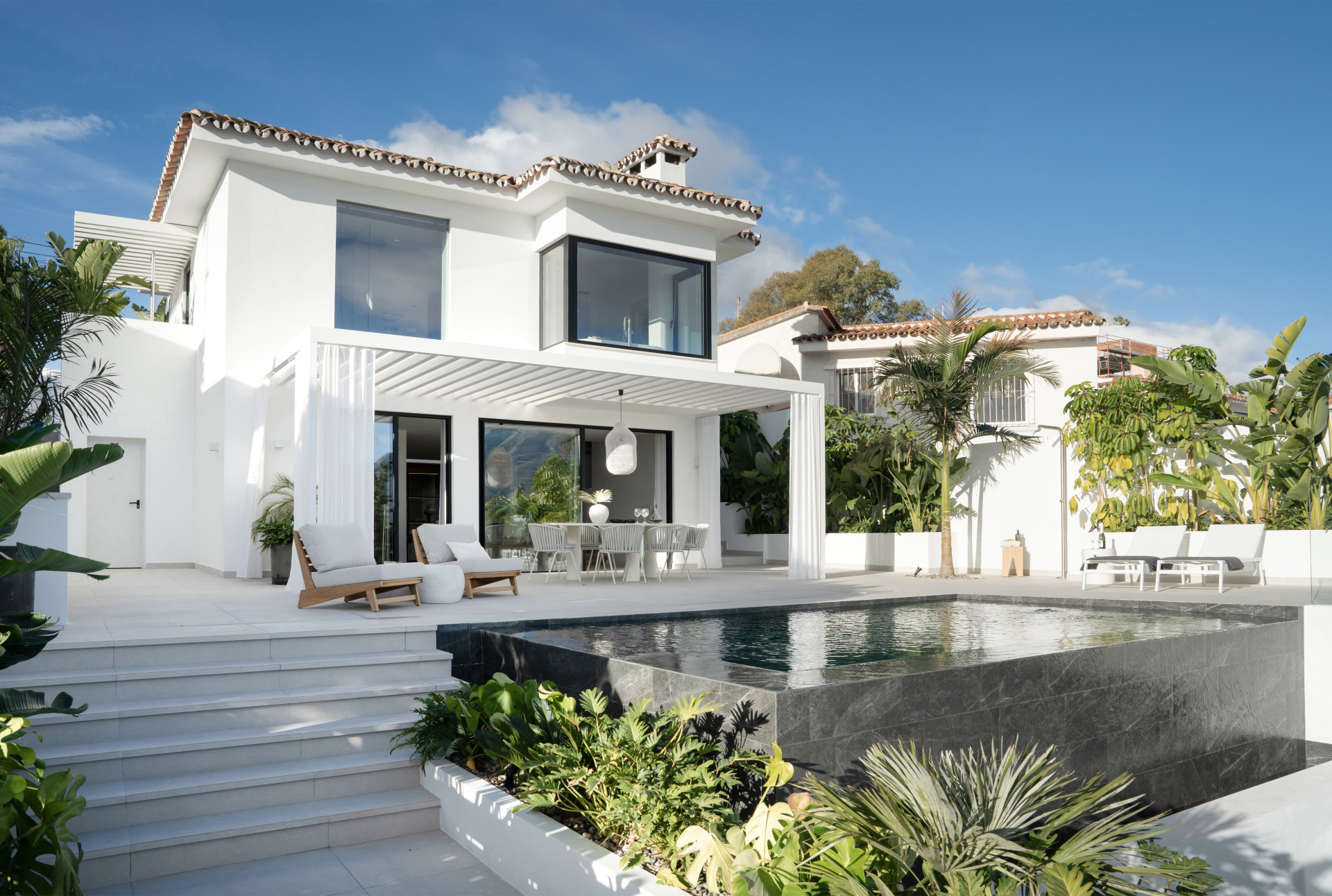 Nueva Andalucia Marbella villa 5 Bedrooms