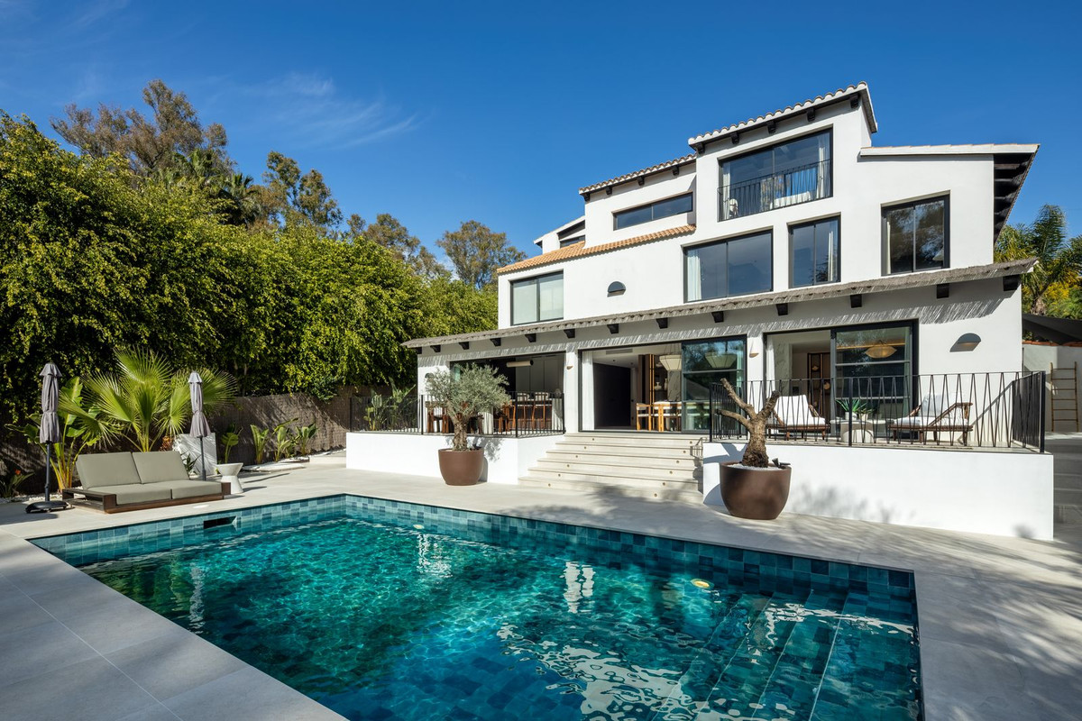 Nueva Andalucia Marbella villa 5 Bedrooms