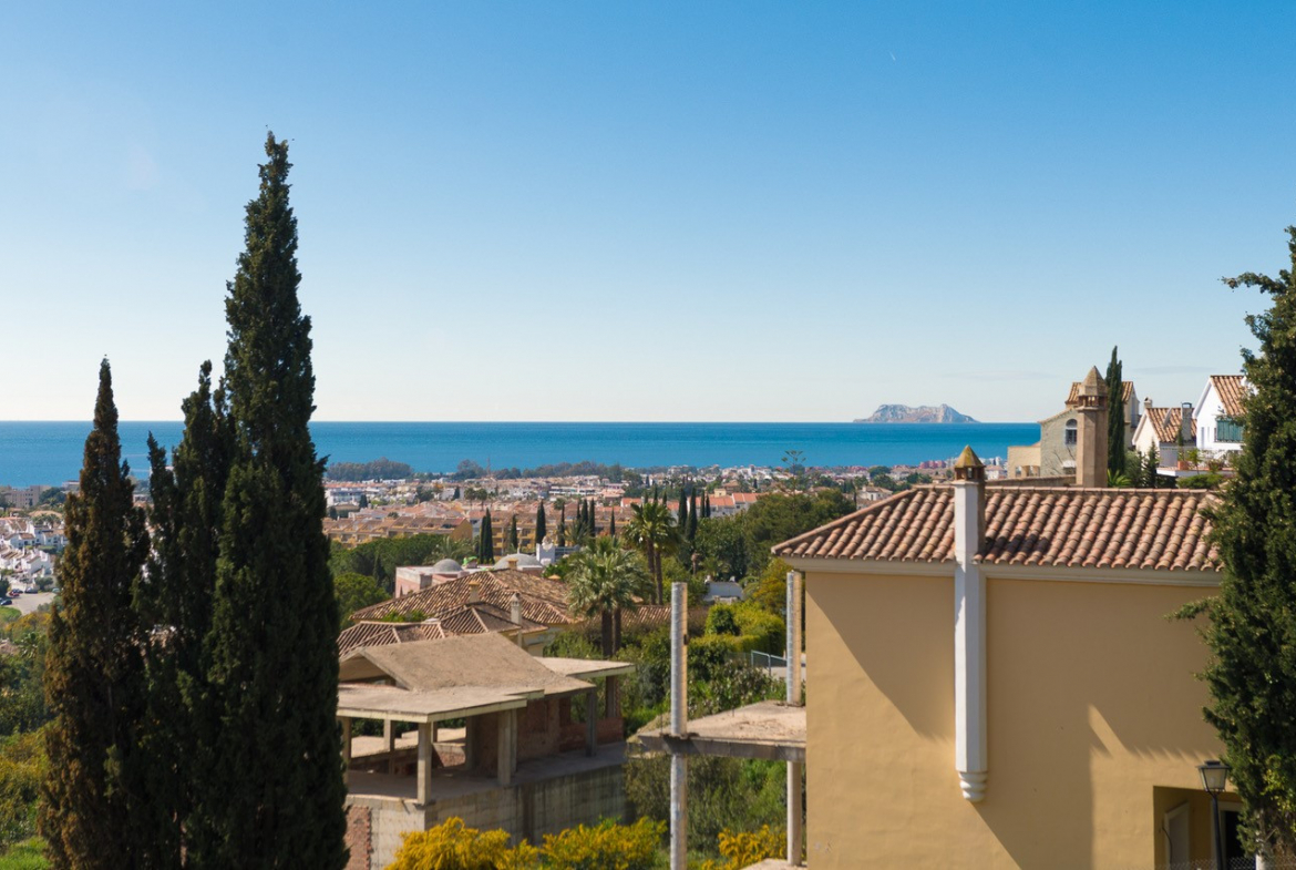 El Paraiso Alto Benahavis plot  Bedrooms