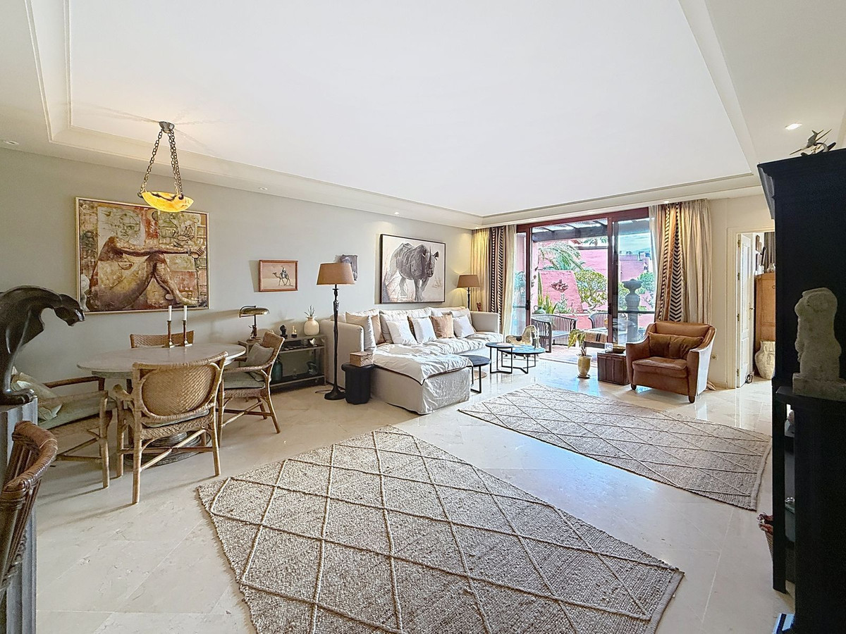 luxo-estate-4 Cancelada Estepona penthouse 3 Bedrooms