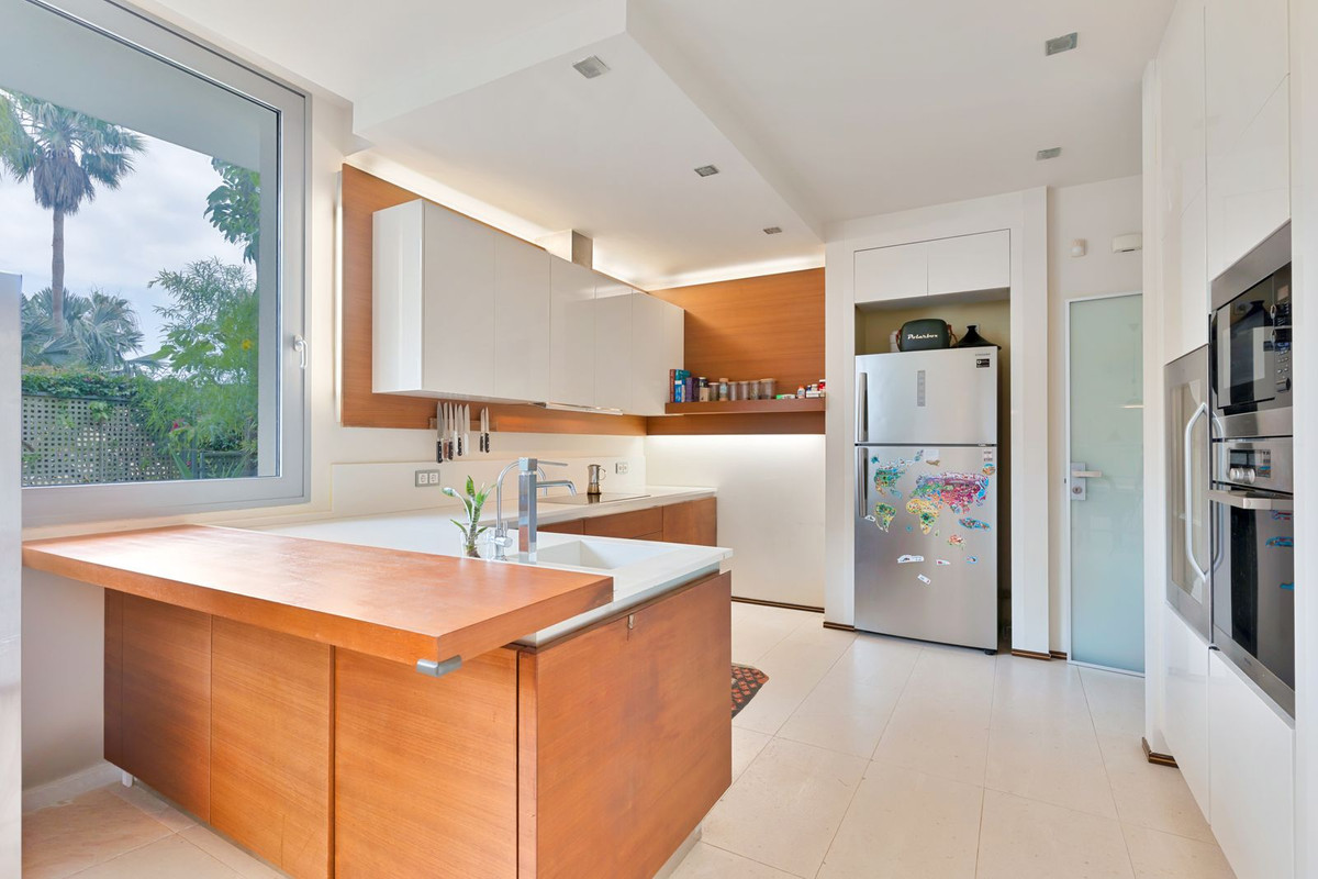 luxo-estate-4 Sierra Blanca Marbella townhouse 4 Bedrooms